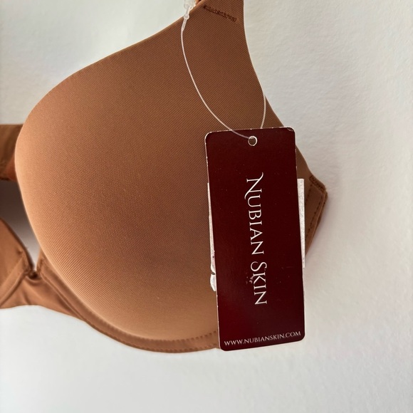 Nubian Skin Brown Seamless T-Shirt Bra Adjustable Strap Size 32D - Picture 2 of 9